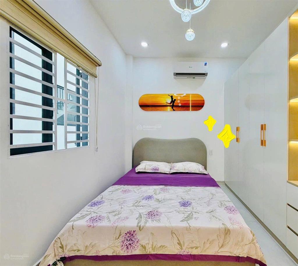 Chuyển chổ ở bán nhà đ.phùng khắc khoang  q.1, giá 4tỷ850/80,5m2, cho thuê 32tr, gần cv lê văn tám