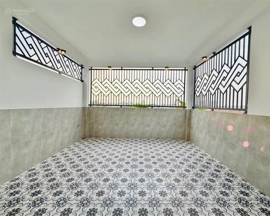 Bán nhà đang cho thuê 24tr, đường ôtô phan văn hân  bình thạnh, giá 4tỷ050/68,8m2 gần cầu thị nghè