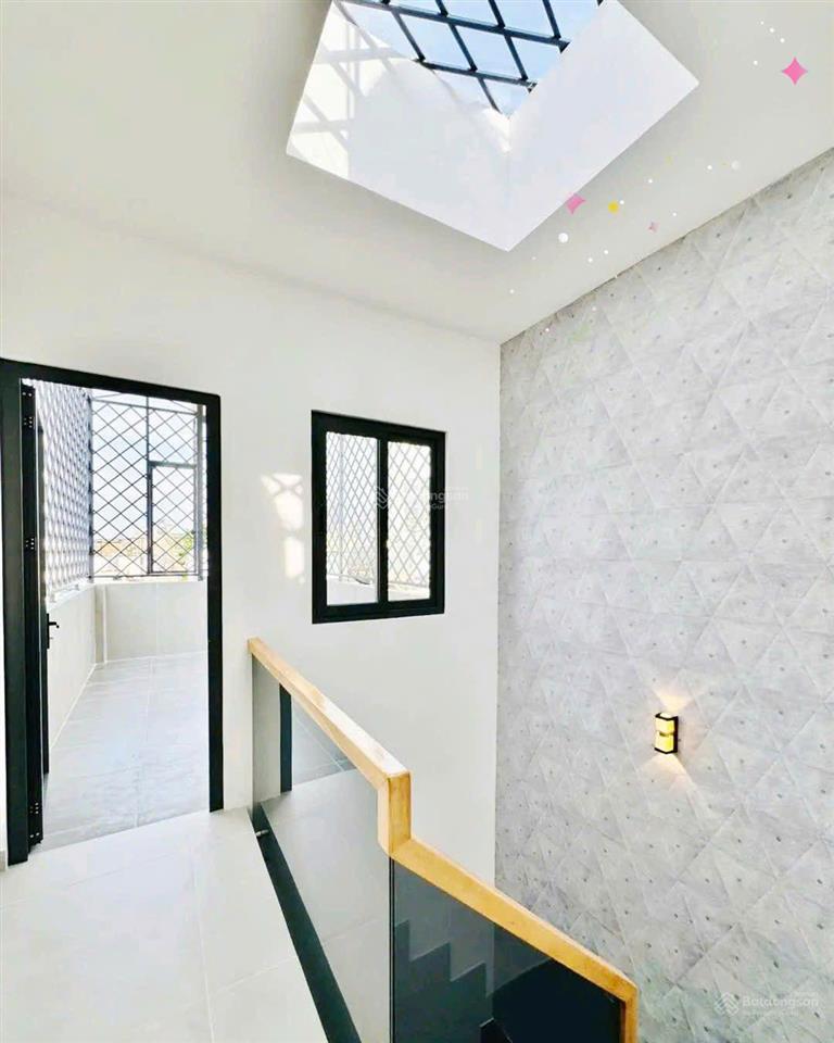 Bán nhà phú nhuận giá 3tỷ480/69,8m2, đường 5,8m hoa sửa, cho thuê 22tr, gần co.opmart rạch miễu