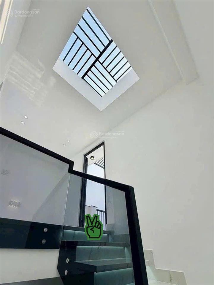 Chuyển công tác bán nhà 5tỷ220/88,2m2, đ.oto phùng khắc khoan  q.1, cho thuê 36tr, gần hồ con rùa