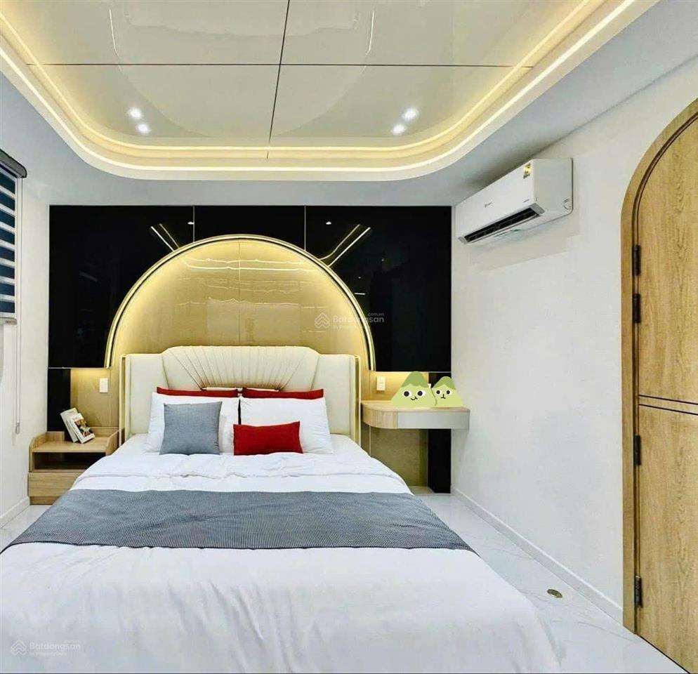 Chuyển công tác bán nhà 5tỷ220/88,2m2, đ.oto phùng khắc khoan  q.1, cho thuê 36tr, gần hồ con rùa