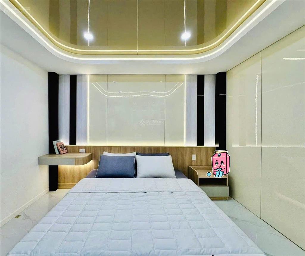 Chuyển công tác bán nhà 5tỷ220/88,2m2, đ.oto phùng khắc khoan  q.1, cho thuê 36tr, gần hồ con rùa