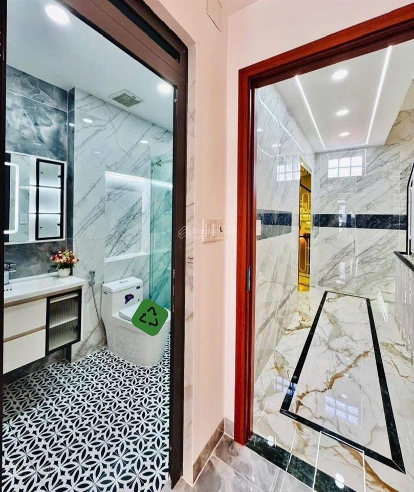 Bán nhà 4tỷ950/87,5m2, đường 6m nguyễn văn thủ  q.1, cho thuê 32tr, gần vòng xoay điện biên phủ