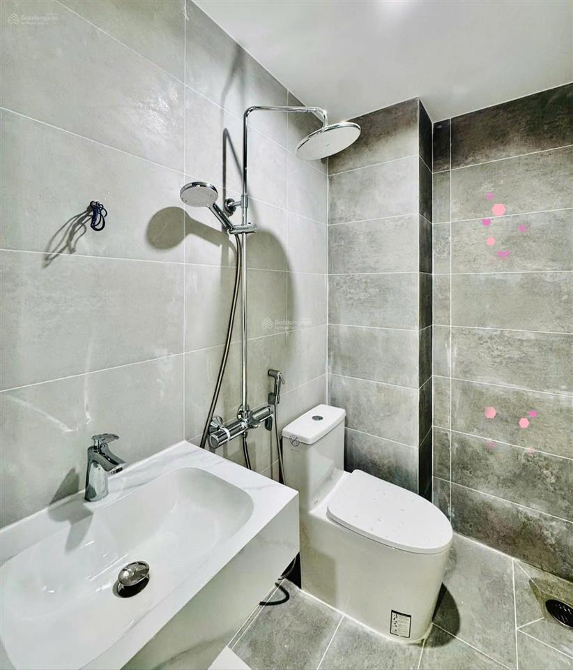 Định cư nước ngoài bán nhà lê qúy đôn  q.3, giá 3tỷ660/78,6m2, cho thuê 24tr, gần dinh độc lập