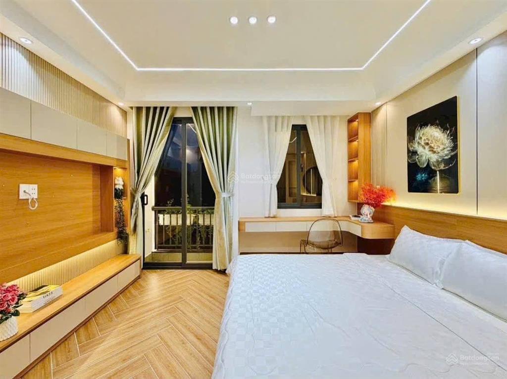 Chính chủ bán nhà cho thuê 22tr, đường oto đoàn văn bơ  quận 4, giá 3tỷ460/70m2, gần chợ xóm chiếu