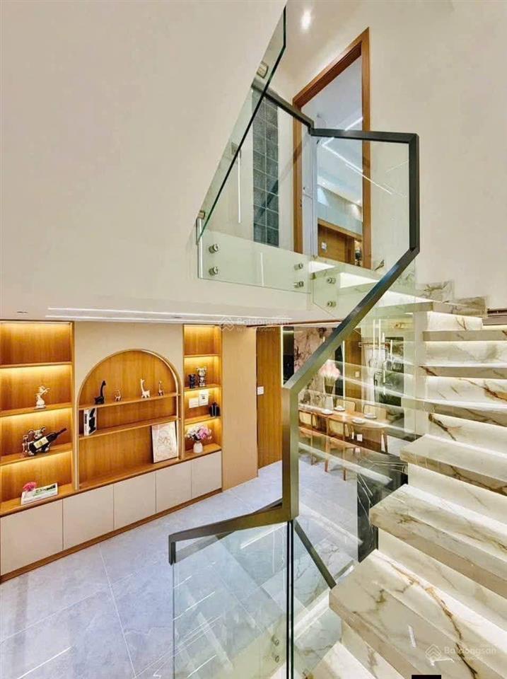 Chính chủ bán nhà cho thuê 22tr, đường oto đoàn văn bơ  quận 4, giá 3tỷ460/70m2, gần chợ xóm chiếu