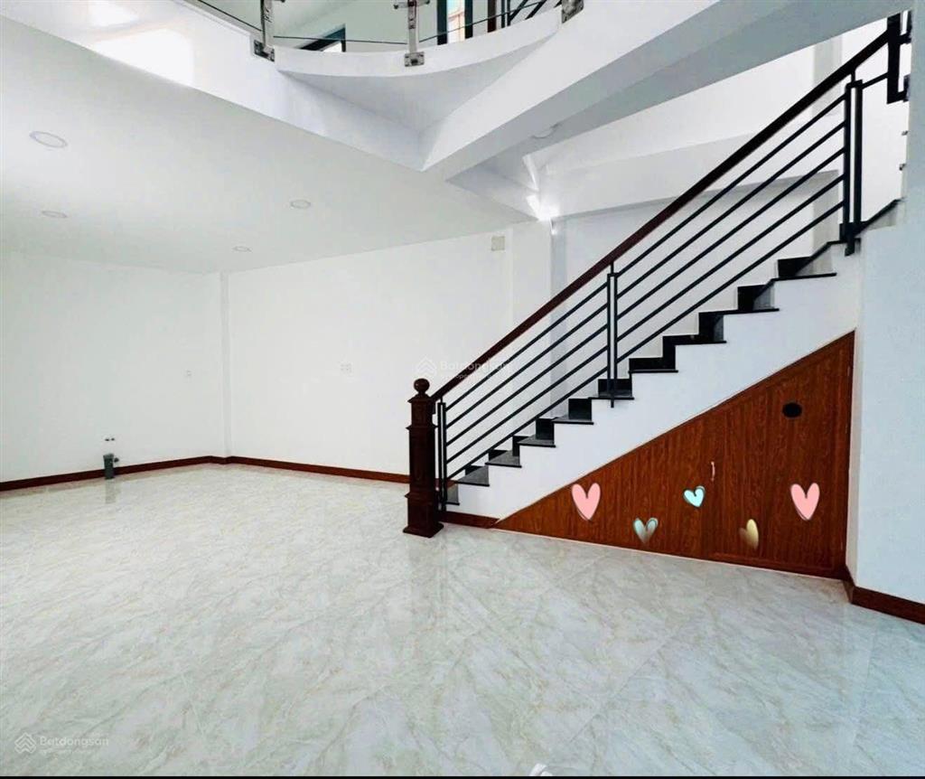 Nhà ngộp đường nguyễn hữu cảnh  p. 22 bình thạnh,  68,5m2, cho thuê 21tr gần landmark 81