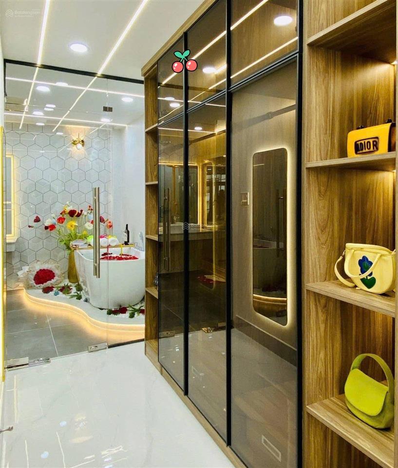 Cô nụ bán nhà đường 6m, ngô thời nhiệm  quận 3, giá 3tỷ720/85,2m2, cho thuê 28tr, gần bv da liễu