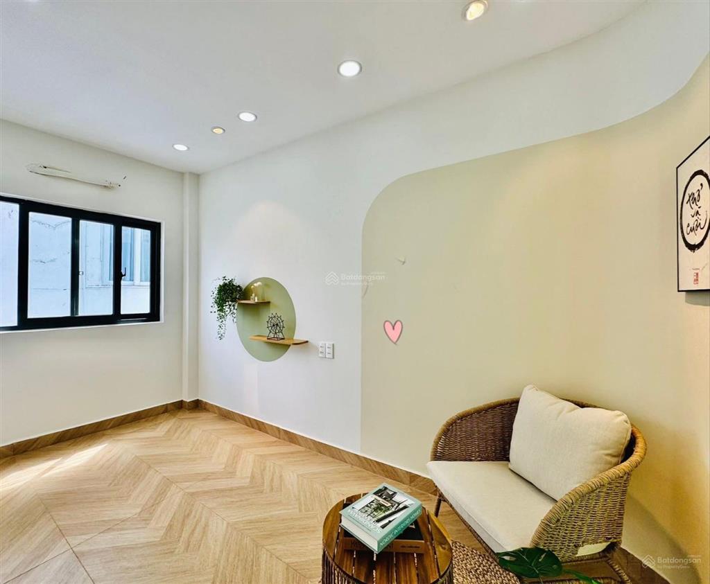 Chú hùng bán nhà đường oto lê quý đôn  quận 3, giá 3tỷ600/70m2, cho thuê 26tr, gần dinh độc lập