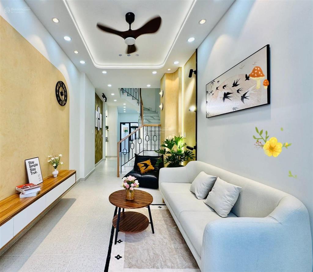 Chú hùng bán nhà đường oto lê quý đôn  quận 3, giá 3tỷ600/70m2, cho thuê 26tr, gần dinh độc lập