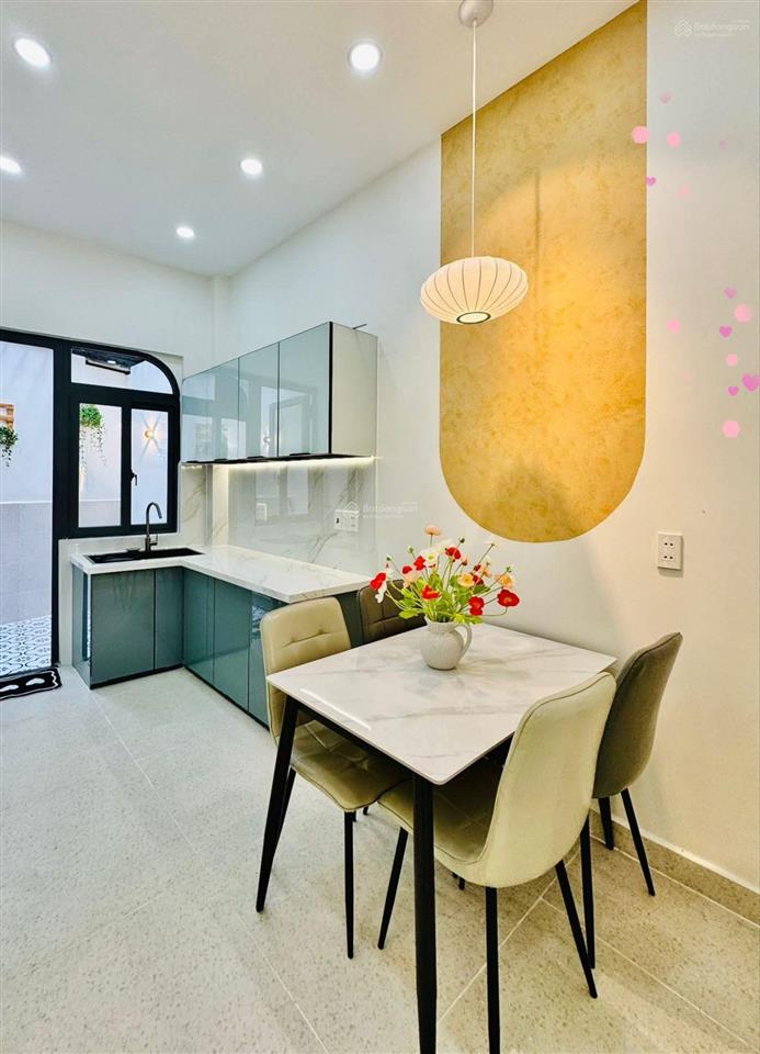 Chú hùng bán nhà đường oto lê quý đôn  quận 3, giá 3tỷ600/70m2, cho thuê 26tr, gần dinh độc lập