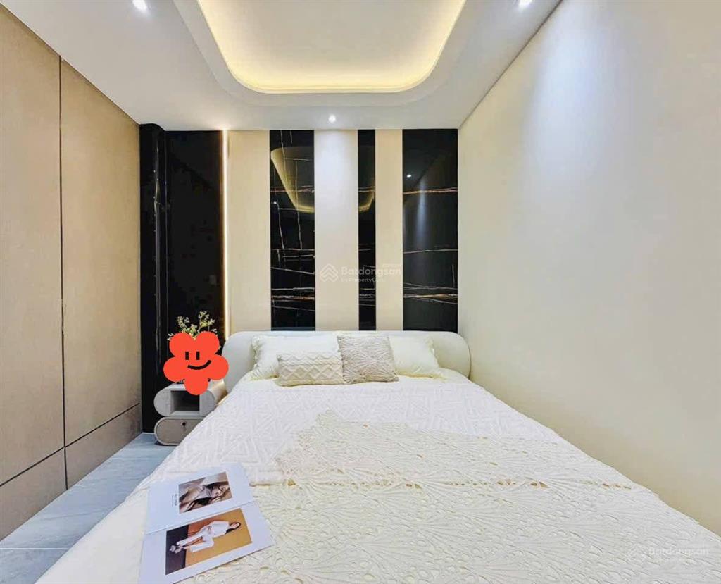 Thiếu vốn bán nhà đường oto nguyễn trãi  q.1, 86,2m2, cho thuê 33tr, gần cv 23 tháng 9