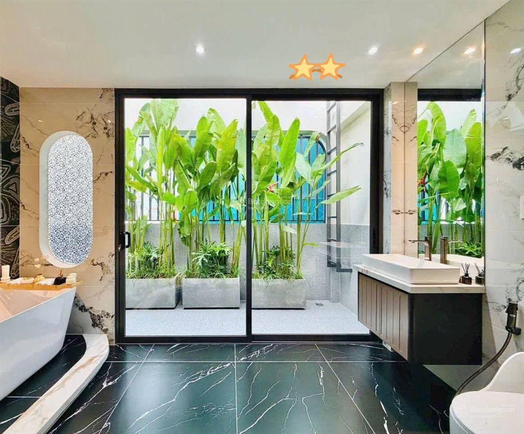 Thiếu vốn bán nhà đường oto nguyễn trãi  q.1, 86,2m2, cho thuê 33tr, gần cv 23 tháng 9