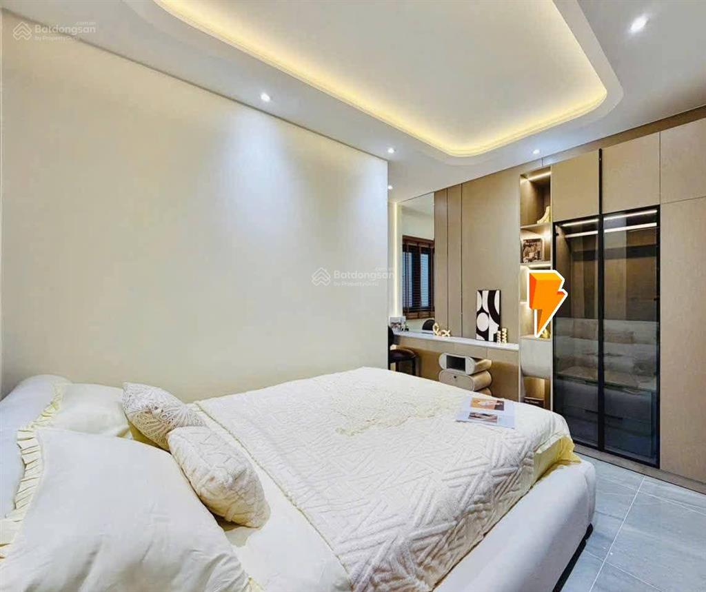 Thiếu vốn bán nhà đường oto nguyễn trãi  q.1, 86,2m2, cho thuê 33tr, gần cv 23 tháng 9