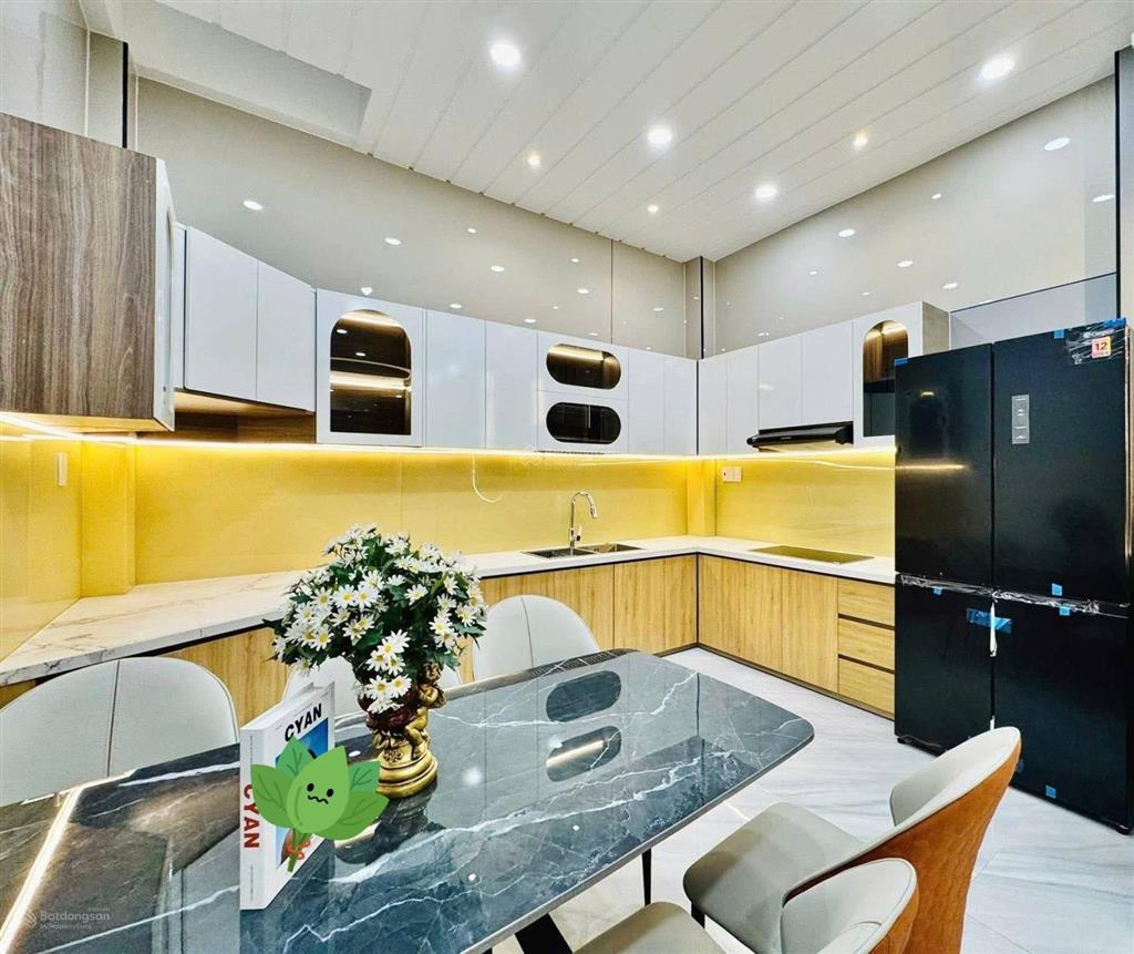 Bán nhà cho thuê 20tr, đường nguyễn trọng tuyển tân bình, giá 3tỷ360/67,5m2, gần cv hoàng văn thụ