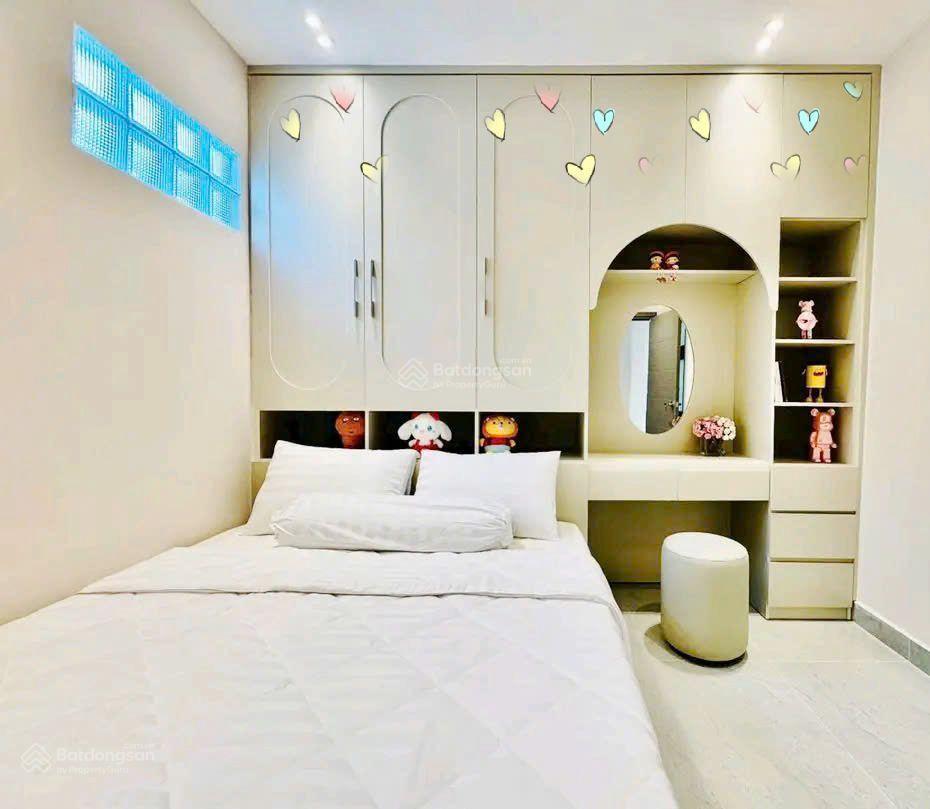 Bán nhà cho thuê 21tr, đường oto trần não  thủ đức, giá 3tỷ250/65m2, gần trường mầm non 19tháng5