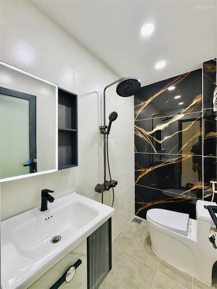 Chính chủ bán nhà 2tỷ750/60m2 đường oto đoàn kết  thủ đức, cho thuê 20tr, gần thpt nguyễn hữu huân