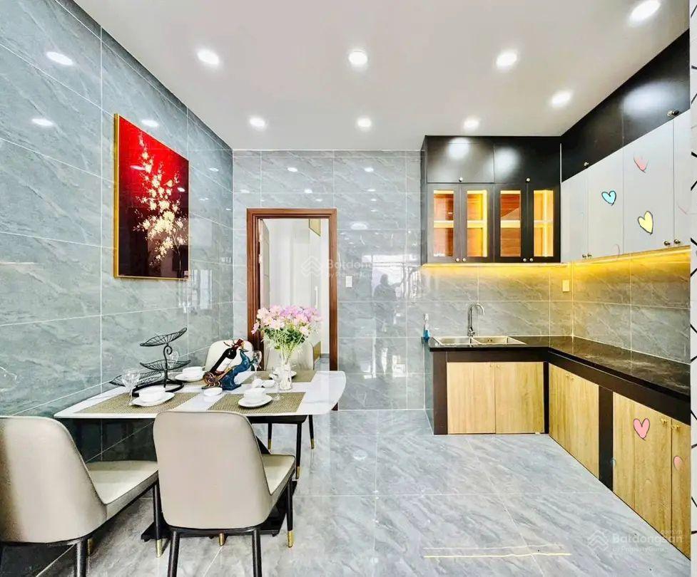 Nhà nhà đường 6,2m nguyễn duy trinh  thủ đức, giá 3tỷ050/68m2, cho thuê 21tr, gần bv lê văn thịnh