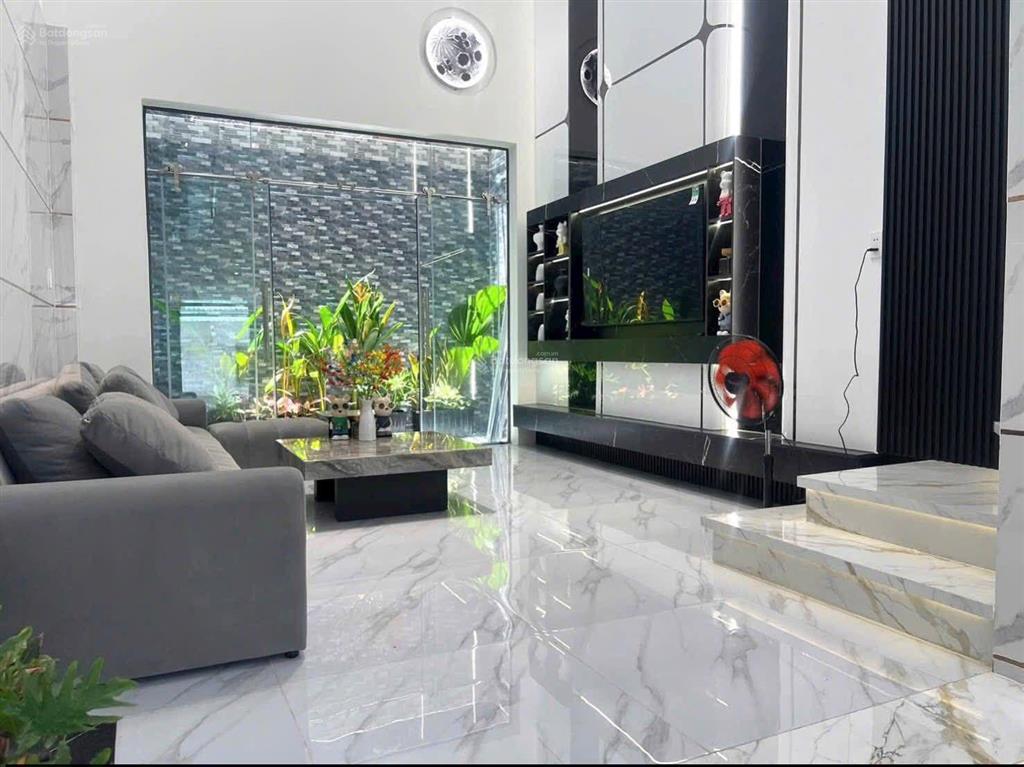 Giảm giá nhà đường 6m nguyễn văn thủ  q. 1, 88,2m2, cho thuê 35tr, gần thcs trần văn ơn