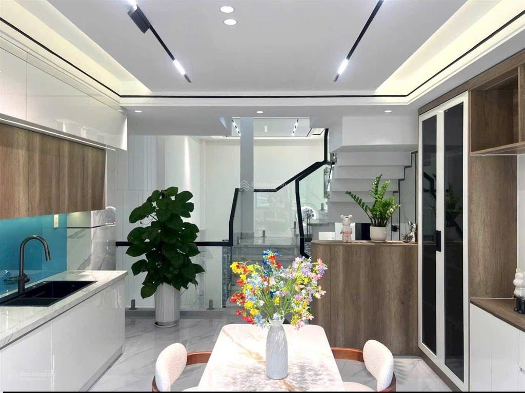Giảm giá nhà đường 6m nguyễn văn thủ  q. 1, 88,2m2, cho thuê 35tr, gần thcs trần văn ơn