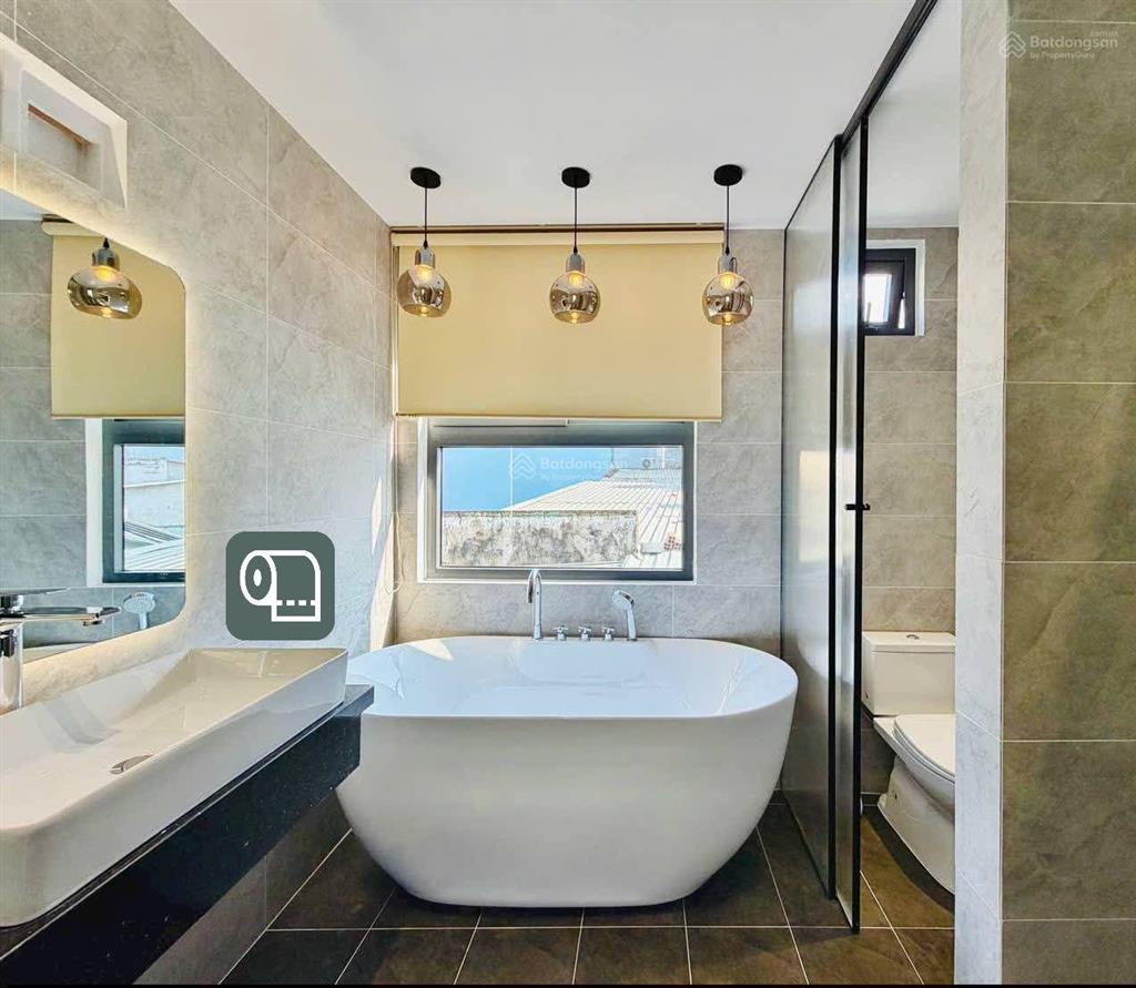 Chú thịnh bán nhà đường oto nguyễn thông  quận 3, 82,2m2, cho thuê 28tr, gần ga sài gòn