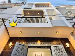 Xoay vốn bán nhà đường ô tô nguyễn biểu  quận 5, 70m2, cho thuê 26 triệu, gần cầu chữ y