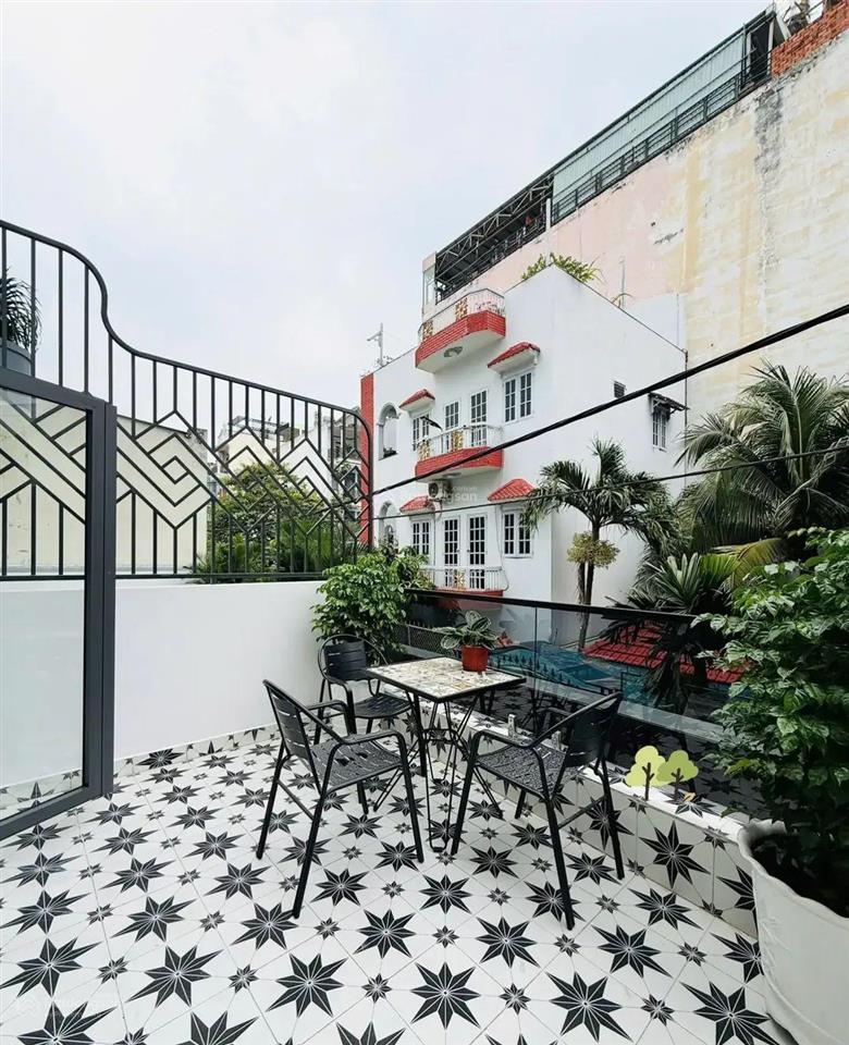 Tôi bán nhà đường 6m, phan văn trị  bình thạnh, 68m2, cho thuê 22tr, gần đh văn lang