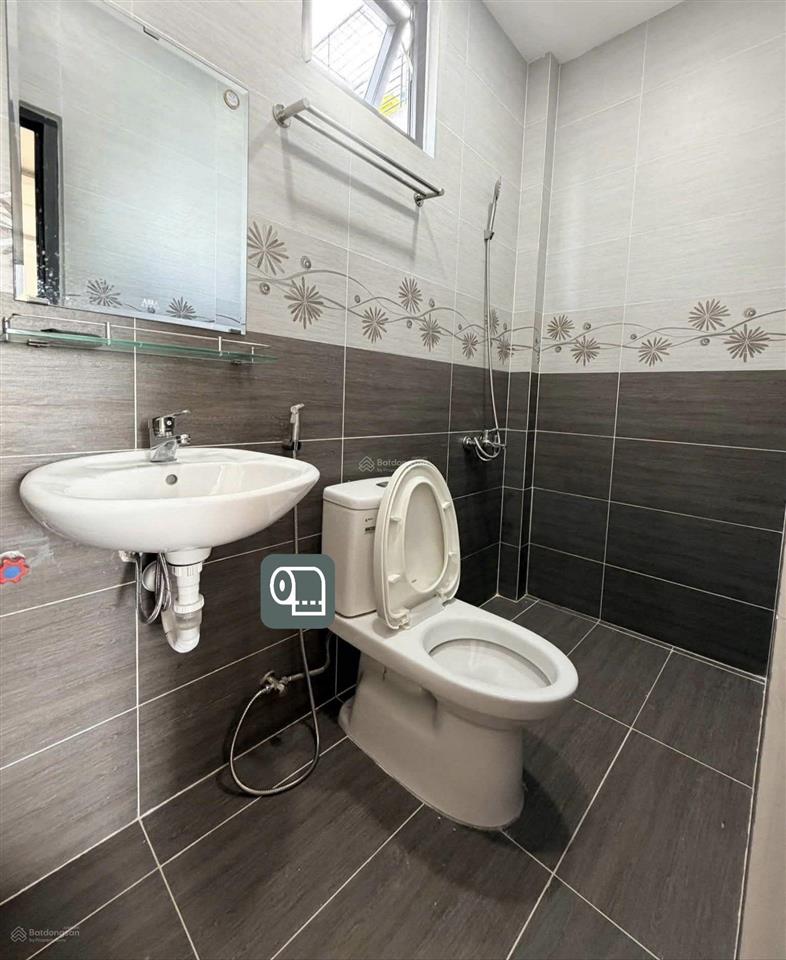 Giảm giá nhà thích quảng đức  phú nhuận, 80,8m2, cho thuê 24tr, gần công viên gia định