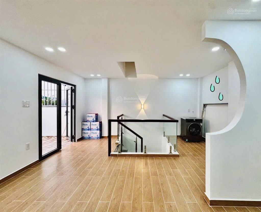 Chú thứ bán nhà đường 6m lê thị riêng  quận 1, 87m2, cho thuê 35tr, gần chợ bến thành