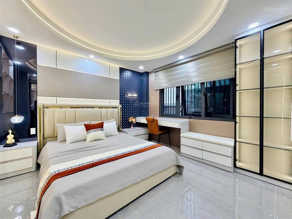 Bán nhà ngay trung tâm quận 1, 86,5m2. đường ôtô võ văn kiệt, cho thuê 36tr, gần chợ nga