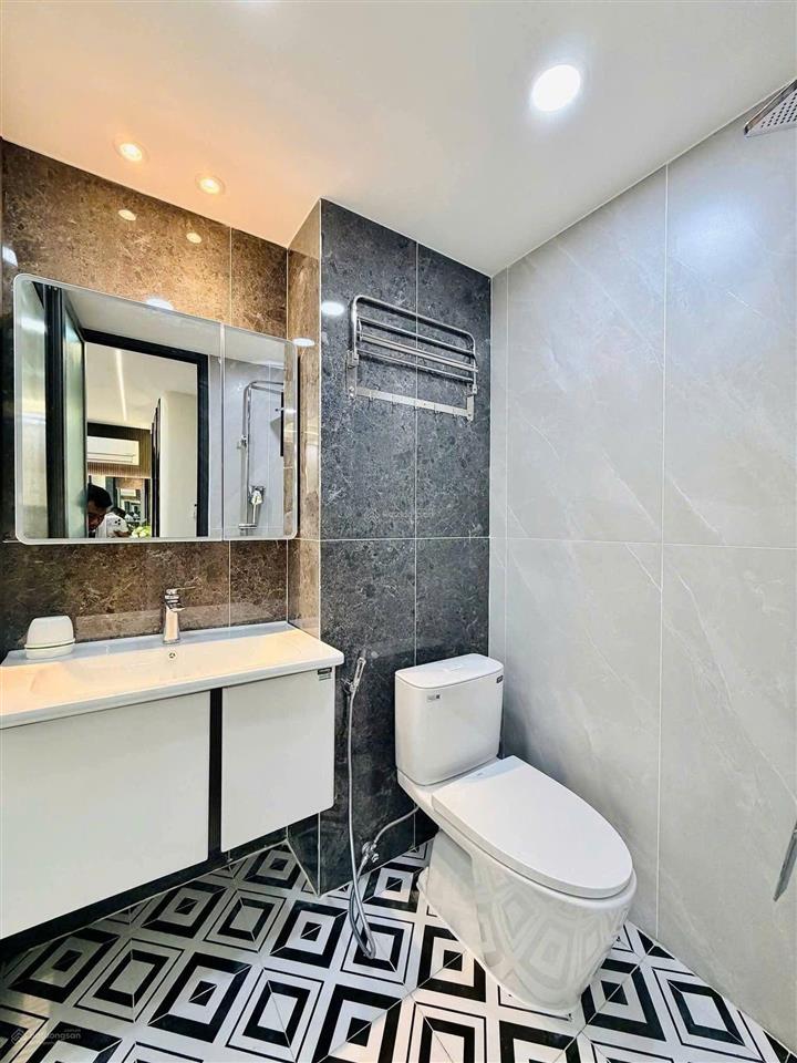 Bán nhà ngay trung tâm quận 1, 86,5m2. đường ôtô võ văn kiệt, cho thuê 36tr, gần chợ nga