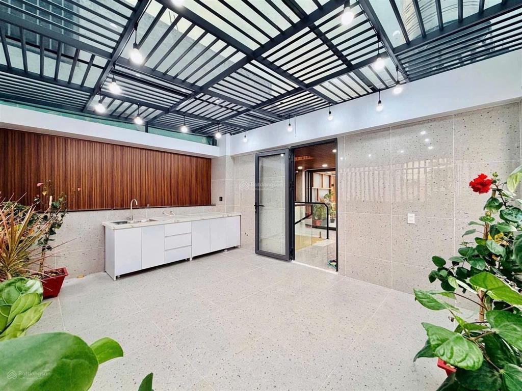 Bán nhà ngay trung tâm quận 1, 86,5m2. đường ôtô võ văn kiệt, cho thuê 36tr, gần chợ nga