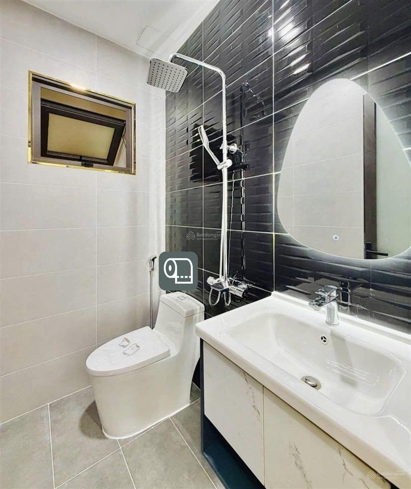 Đi định cư bán nhà 3tỷ550/78m2, đường oto nguyễn tiểu la  q.10, cho thuê 24tr, gần bv nhi đồng 1