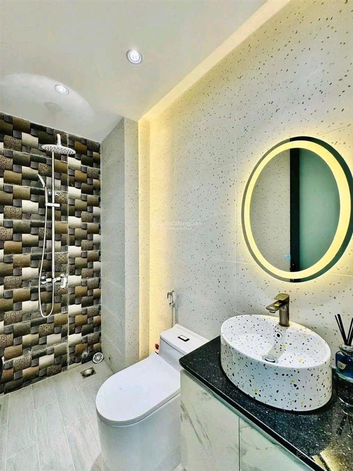 Siêu phẩm quận 5, giá 4tỷ200/76,3m2, đường ôtô trần tuấn khải, đang cho thuê 27tr, gần chợ hoà bình