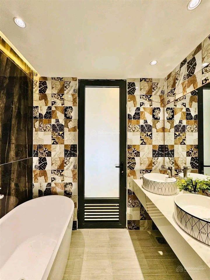 Siêu phẩm quận 5, giá 4tỷ200/76,3m2, đường ôtô trần tuấn khải, đang cho thuê 27tr, gần chợ hoà bình