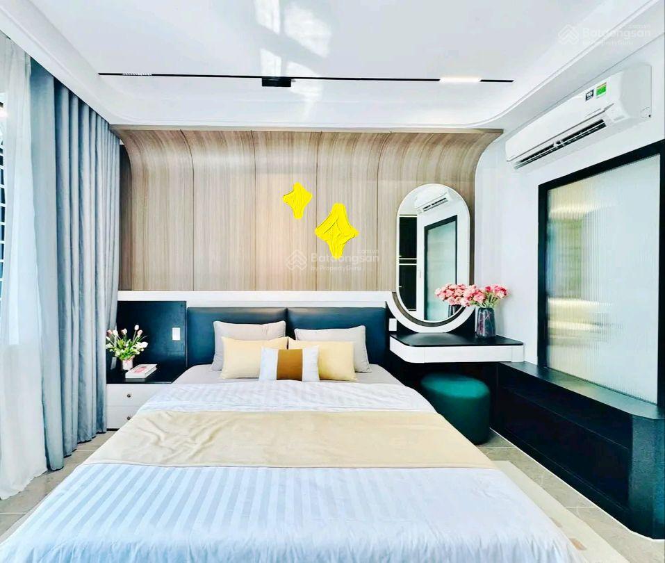 Bán nhà ngay trung tâm quận 1 90,5m2. đường ôtô võ văn kiệt, cho thuê 36tr, gần chợ nga