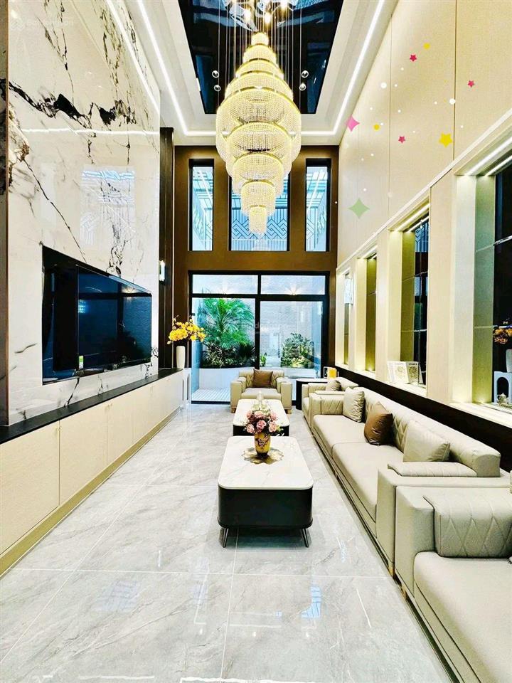 Bán nhà ngay trung tâm quận 1 90,5m2. đường ôtô võ văn kiệt, cho thuê 36tr, gần chợ nga
