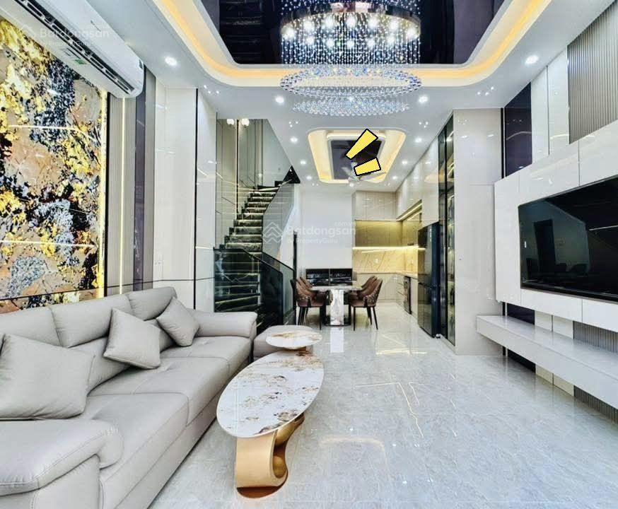 Bán nhà đường 6m nguyễn tất thành  quận 4, giá 3tỷ350/76m2, cho thuê 23tr, gần cầu khánh hội