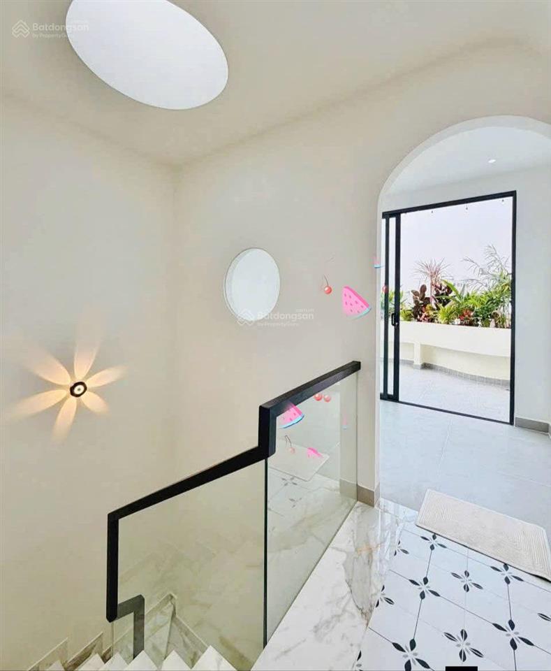 Xoay vốn bán nhà đường ô tô nguyễn biểu  quận 5, giá 3tỷ680/76m2, cho thuê 27 triệu, gần cầu chữ y