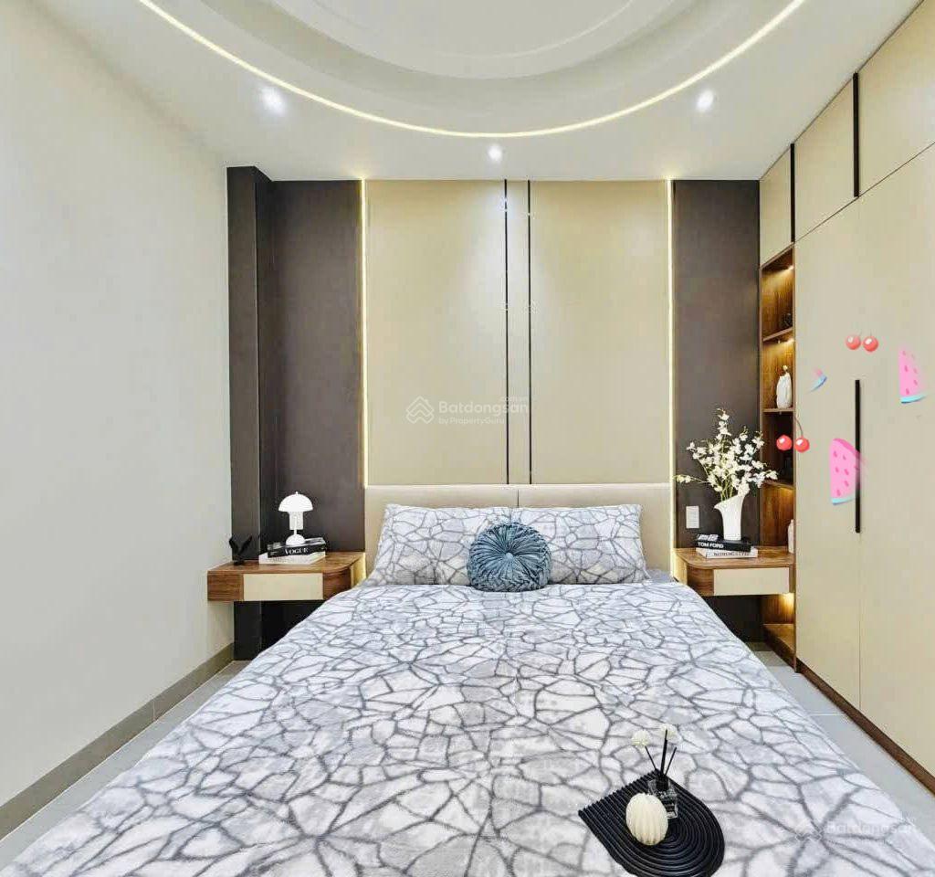 Xoay vốn bán nhà đường ô tô nguyễn biểu  quận 5, giá 3tỷ680/76m2, cho thuê 27 triệu, gần cầu chữ y