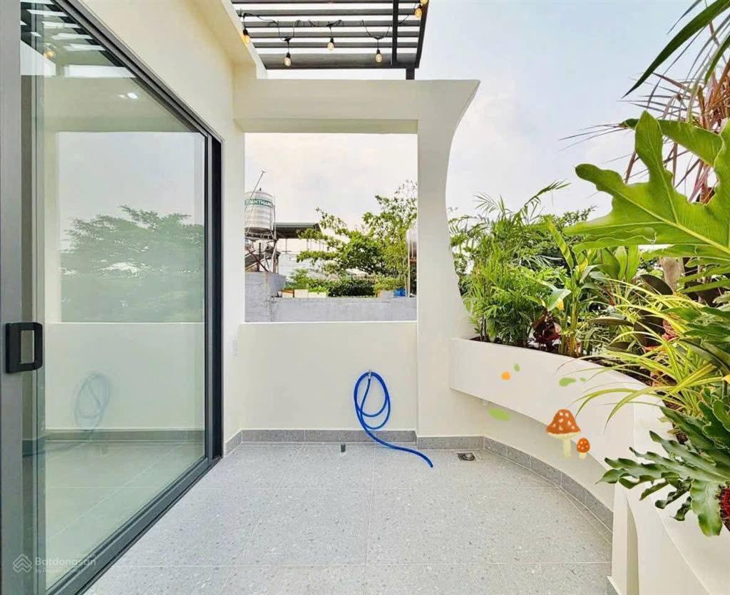 Xoay vốn bán nhà đường ô tô nguyễn biểu  quận 5, giá 3tỷ680/76m2, cho thuê 27 triệu, gần cầu chữ y