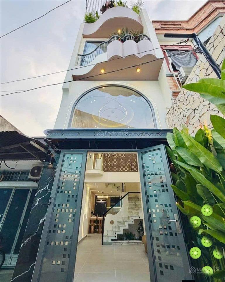 Xoay vốn bán nhà đường ô tô nguyễn biểu  quận 5, giá 3tỷ680/76m2, cho thuê 27 triệu, gần cầu chữ y