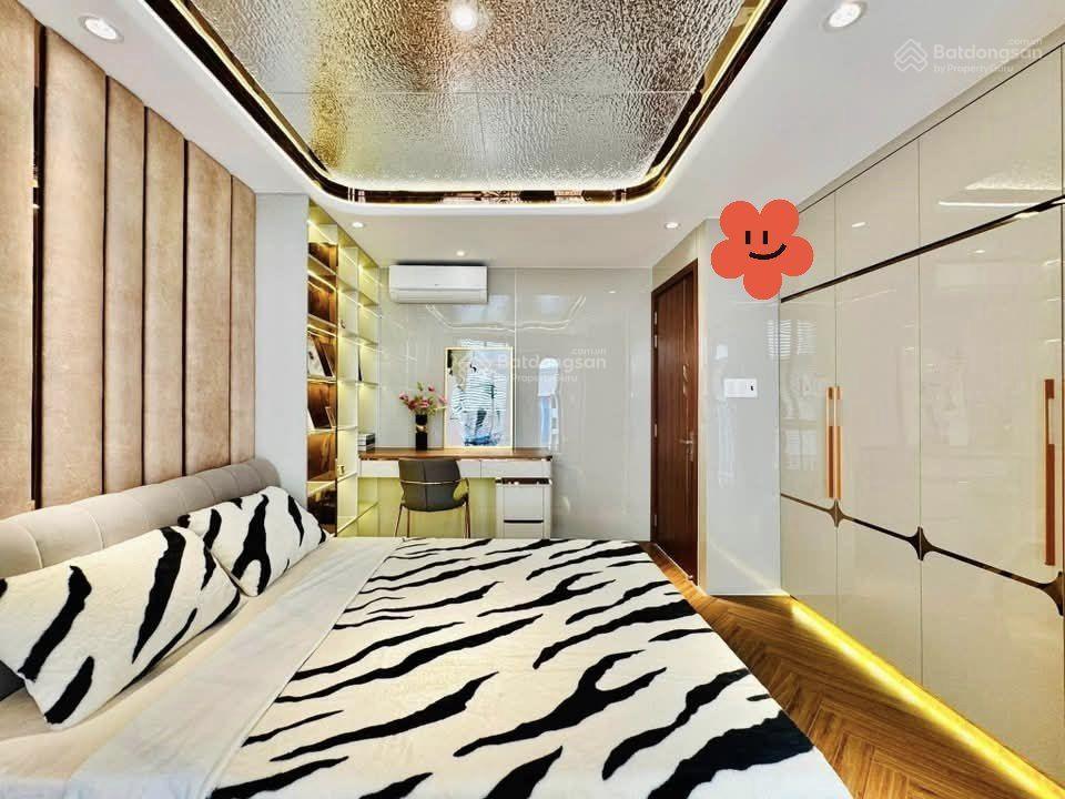 Nhà ngộp đường ôtô nguyễn thông  quận 3, 80,2m2, cho thuê 28tr, gần công trường dân chủ