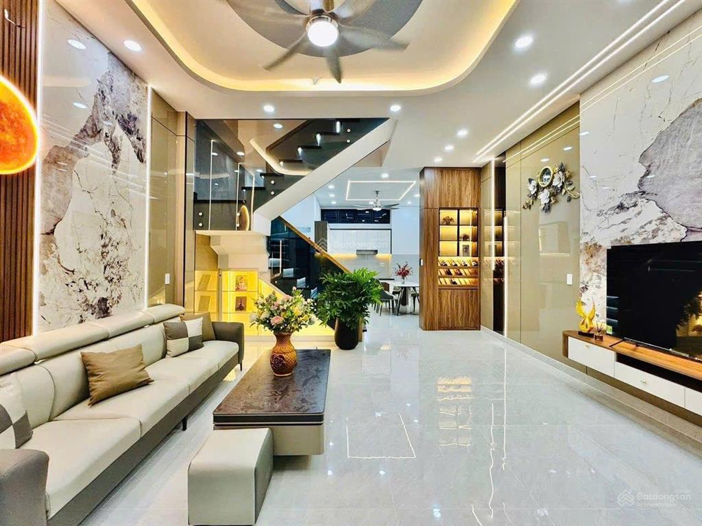 Cô giang bán nhà đang cho thuê 22tr đường oto phó cơ điều  q.11, giá 8tỷ520/76,5m2, gần bv chợ rẫy