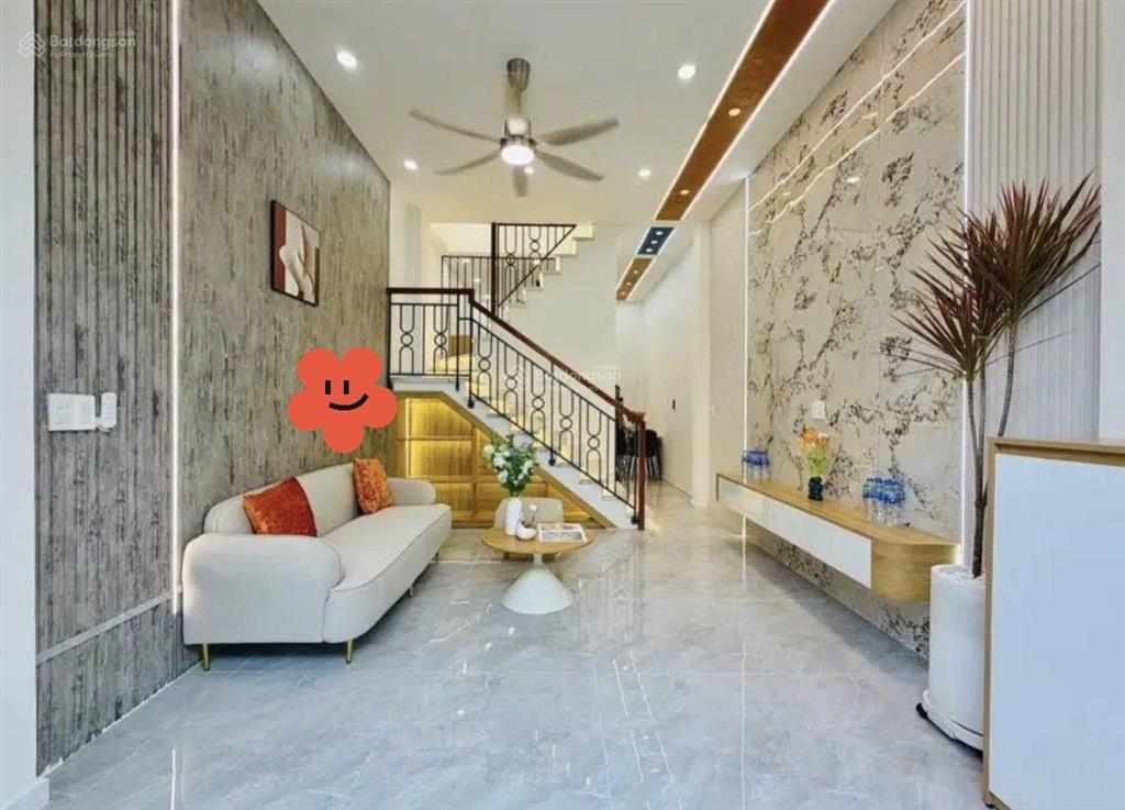 Đi định cư bán nhà giá 2tỷ960/55m2, đường oto hoàng diệu  quận 4, cho thuê 20tr, gần chợ xóm chiếu