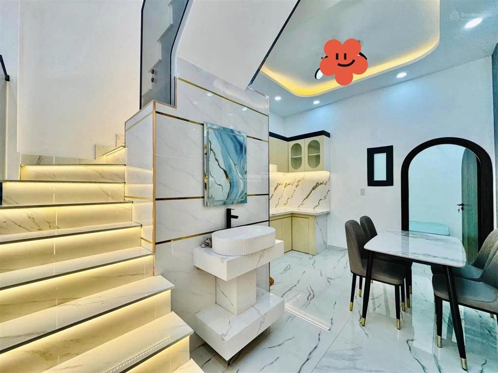 Đổi chỗ ở bán nhà đường ô tô hòa hảo  quận 11, giá 7,290 tỷ/68m2, cho thuê 20tr, gần chợ nhật tảo