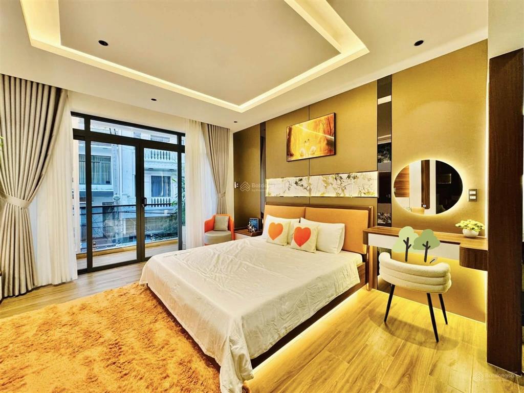 Bán căn nhà đường lý tự trọng  quận 1, 88,5m2, đang cho thuê 37tr, gần cầu ba son