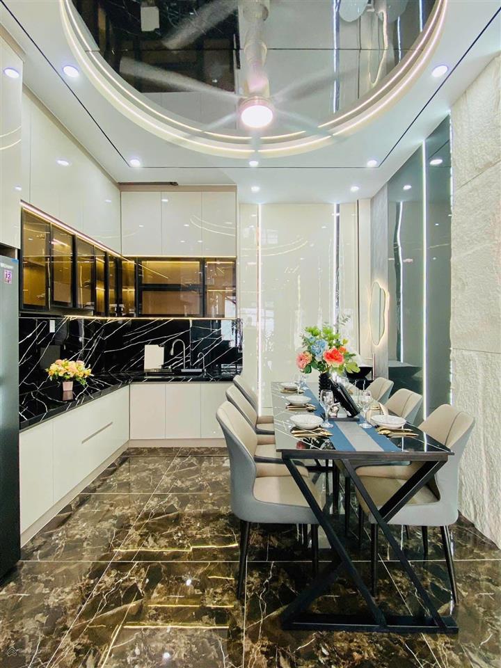 Tiền đây chứ đâu! bán nhà 4tỷ750/79m2 điện biên phủ  quận1 gần công viên lê văn tám. cho thuê 28tr