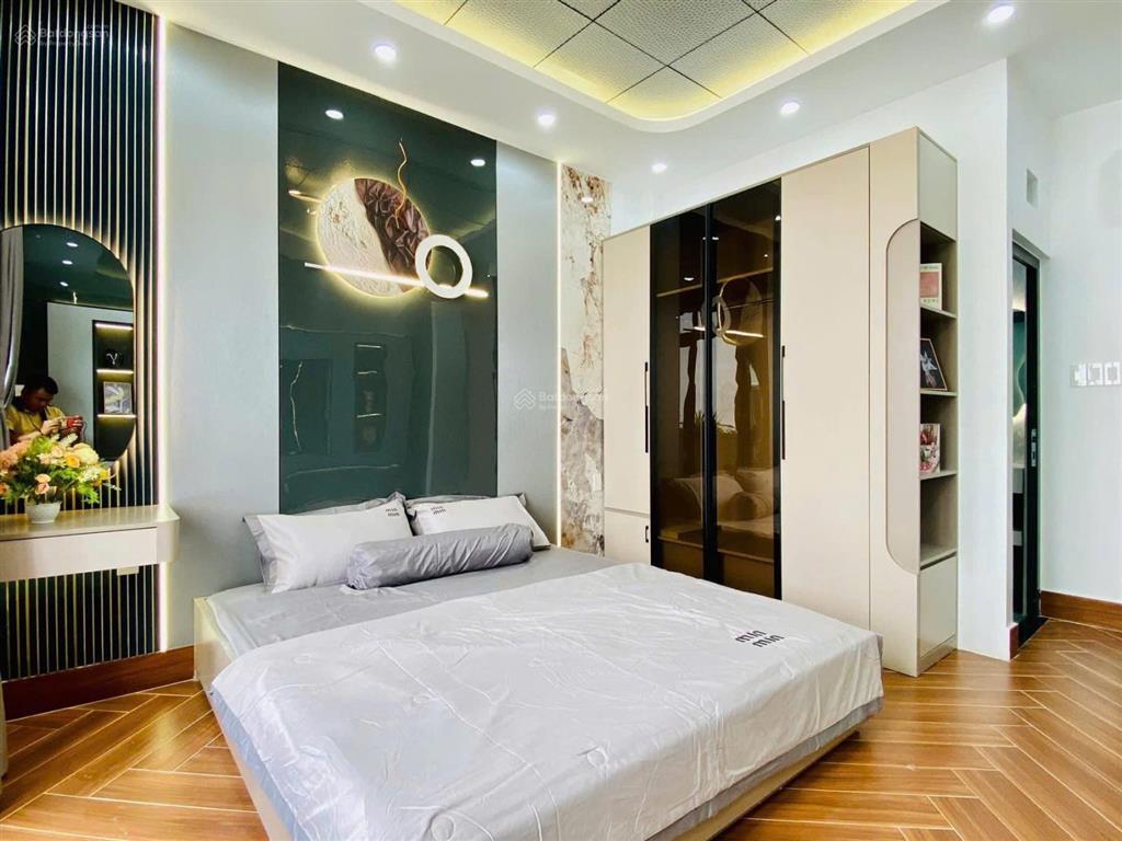 Tiền đây chứ đâu! bán nhà 4tỷ750/79m2 điện biên phủ  quận1 gần công viên lê văn tám. cho thuê 28tr