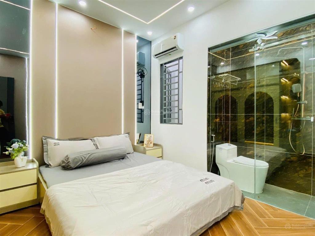 Tiền đây chứ đâu! bán nhà 4tỷ750/79m2 điện biên phủ  quận1 gần công viên lê văn tám. cho thuê 28tr